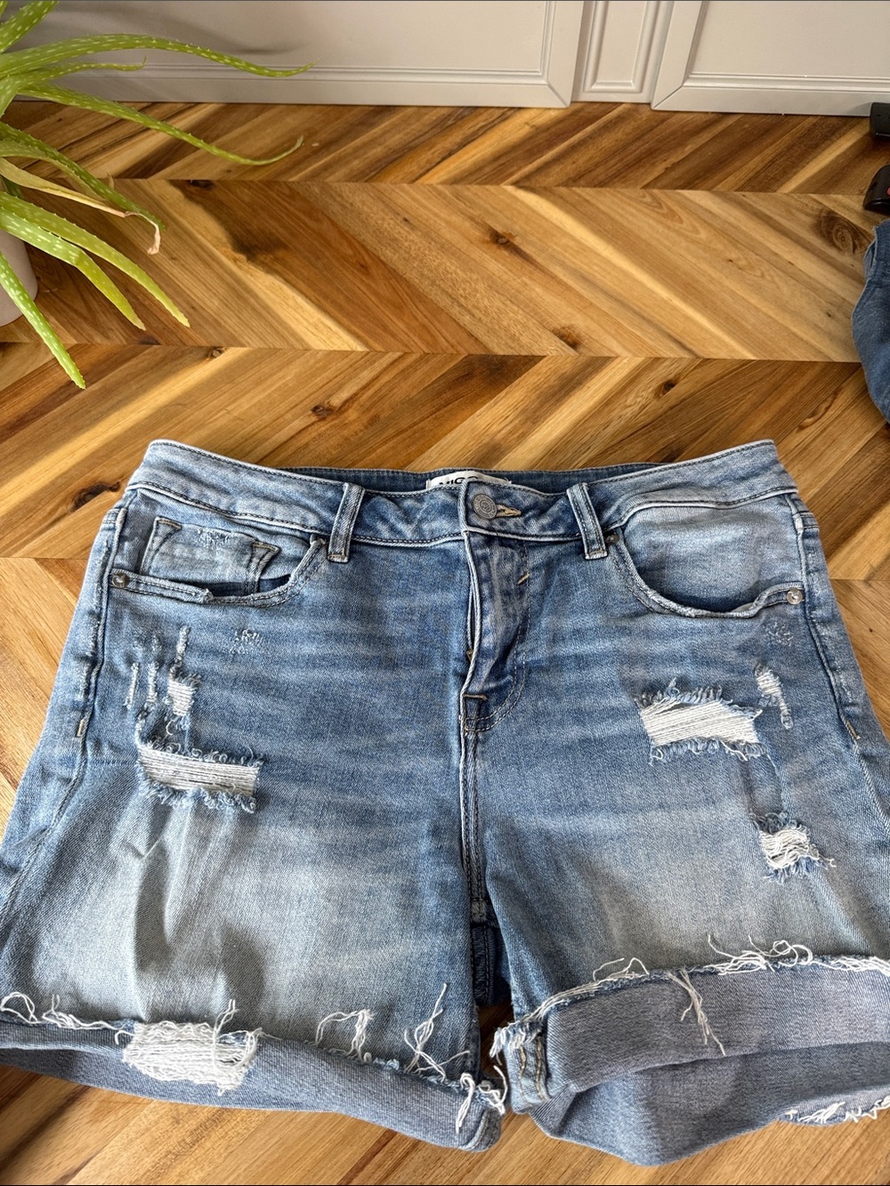 Vigoss Light Blue Distressed Denim Rolled-Hem Shorts